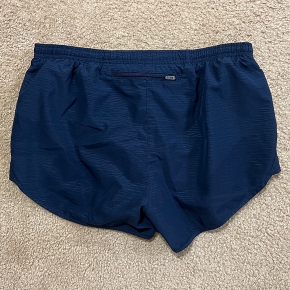 Womens Nike DriFit Running Shorts - Picture 2 of 4